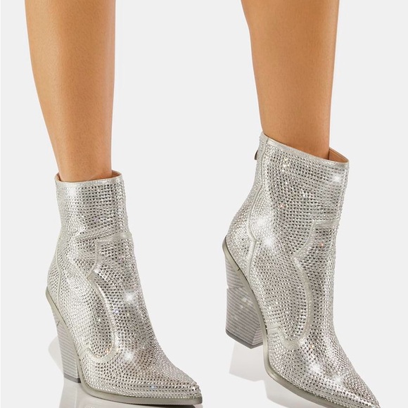 Azalea Wang Shoes - NEW Azalea Wang Silver Show Some Love Rhinestone Boots Western Cowgirl Bling Sz8